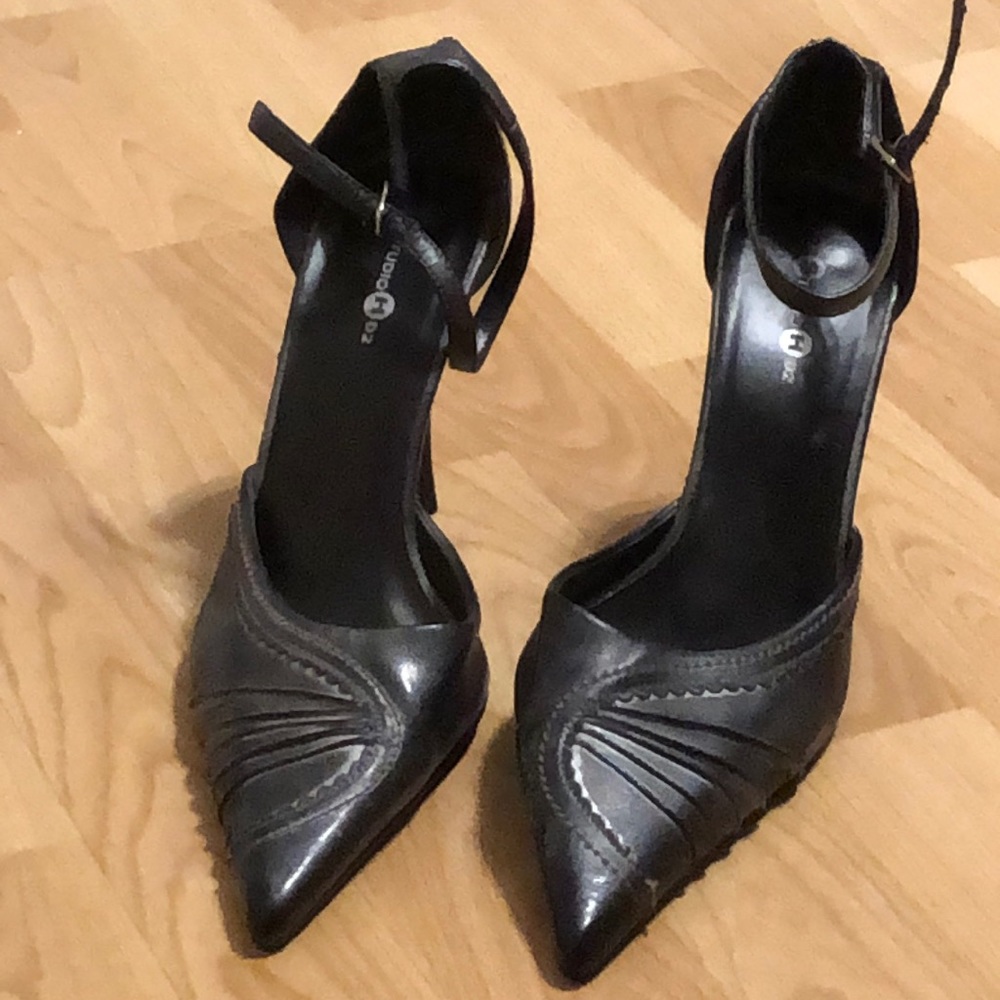 Studio H d2 heels